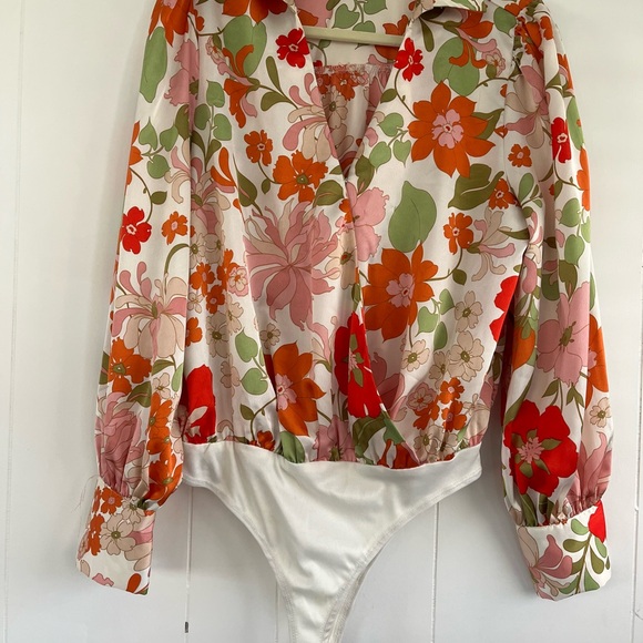 Fab’rik Fabrik Ivory Floral Print Long Sleeve Bodysuit Blouse Size Large - Picture 7 of 16
